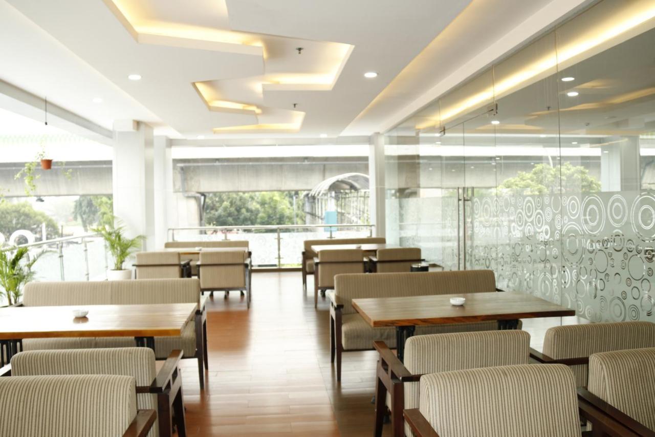 Terraz Tree Hotel Jakarta Eksteriør billede